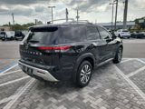 Used 2024 Nissan Pathfinder SL image 5