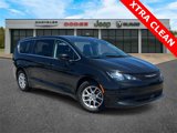 Used 2023 Chrysler Voyager LX image 2