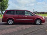 Used 2015 Chrysler Town & Country Touring-L w/ Driver Convenience Group image 2