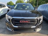 Used 2024 GMC Terrain SLE image 3