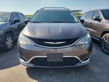 Used 2020 Chrysler Pacifica Touring-L image 2