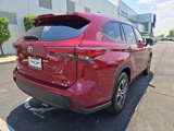 Used 2023 Toyota Highlander XLE image 4