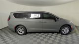 New 2025 Chrysler Pacifica Select image 3