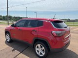 Used 2023 Jeep Compass Sport image 2