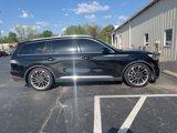 Used 2021 Lincoln Aviator Reserve w/ Equipment Group 202A image 2