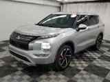 Used 2023 Mitsubishi Outlander SE image 3