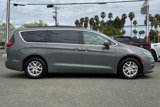 Used 2022 Chrysler Pacifica Touring-L image 3