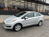 Used 2015 Ford Fiesta SE image 2