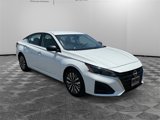 Used 2024 Nissan Altima 2.5 SV image 3