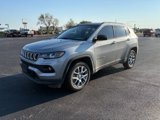 Used 2023 Jeep Compass Latitude image 2