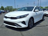 Certified 2022 Kia Forte LXS image 3