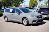 Used 2022 Chrysler Pacifica Touring-L image 6