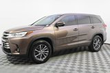 Used 2017 Toyota Highlander XLE image 2