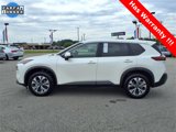 Used 2023 Nissan Rogue SV image 2