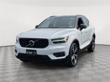 Used 2020 Volvo XC40 T5 R-Design image 2