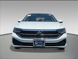 Certified 2024 Volkswagen Jetta SE w/ Panoramic Sunroof Package image 2