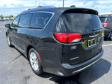 Used 2018 Chrysler Pacifica Touring-L Plus image 5