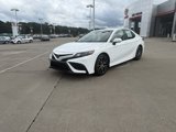 Used 2023 Toyota Camry SE image 2