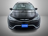 Used 2017 Chrysler Pacifica Touring-L Plus image 2