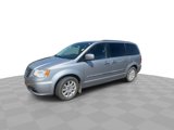Used 2014 Chrysler Town & Country Touring image 4