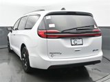 New 2025 Chrysler Pacifica Select image 2