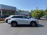 Used 2017 Toyota Highlander LE image 2