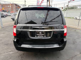 Used 2014 Chrysler Town & Country Touring-L w/ Driver Convenience Group image 5