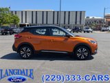 Used 2019 Nissan Kicks SR w/ SR Premium Package image 3