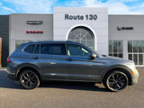 Used 2022 Volkswagen Tiguan SE w/ Panoramic Sunroof Package image 5