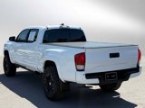 Used 2017 Toyota Tacoma TRD Sport image 4