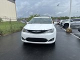 Used 2017 Chrysler Pacifica Touring-L image 2