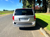 Used 2016 Dodge Grand Caravan SXT image 4