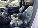 Used 2017 Jeep Cherokee Limited image 2