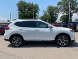 Used 2017 Nissan Rogue SL image 6