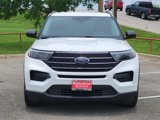 Used 2020 Ford Explorer XLT image 2