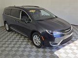 Used 2020 Chrysler Pacifica Touring-L image 2