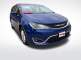 Used 2020 Chrysler Pacifica Touring w/ Cold Weather Group image 3
