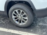 Certified 2022 Jeep Cherokee Latitude Lux w/ Sun & Sound Group image 5