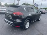 Used 2018 Nissan Rogue SV w/ Premium Package image 4