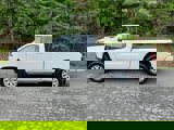 Used 2022 Nissan Frontier SV image 4
