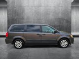 Used 2017 Dodge Grand Caravan SE image 4