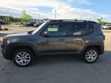 Used 2017 Jeep Renegade Latitude w/ Cold Weather Group image 5