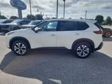 Used 2023 Nissan Rogue SV image 4