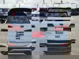 Used 2023 Volkswagen Taos SE w/ Panoramic Sunroof Package image 4
