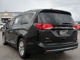 Used 2020 Chrysler Pacifica Limited image 6