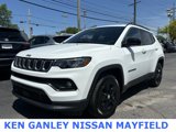 Used 2024 Jeep Compass Latitude image 3