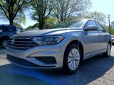 Used 2019 Volkswagen Jetta SE image 2