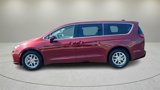 Used 2023 Chrysler Pacifica Touring-L image 4