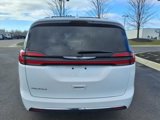 Certified 2022 Chrysler Pacifica Touring-L image 5