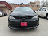 Used 2022 Chrysler Voyager LX image 2